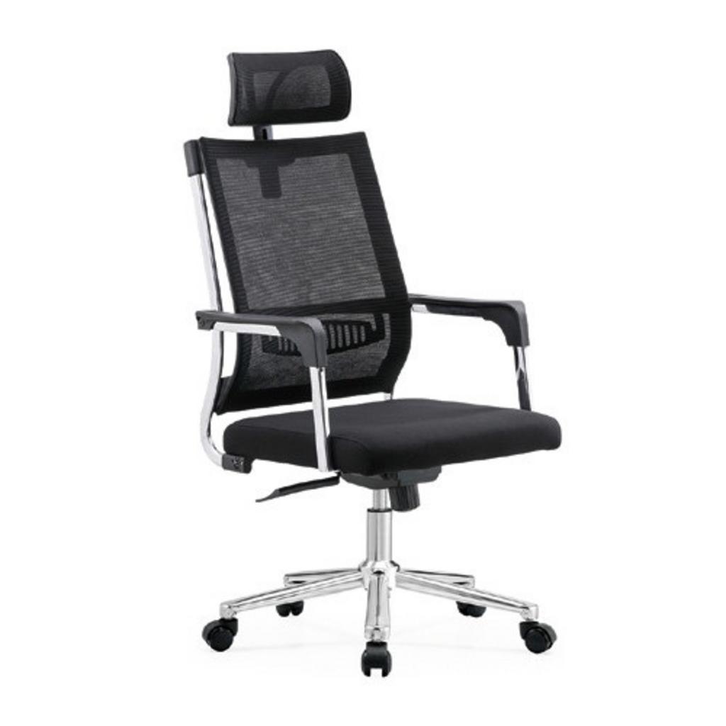 Bánh xe PU viền xám giúp di chuyển linh hoạt trên Ghế văn phòng DP 818A.