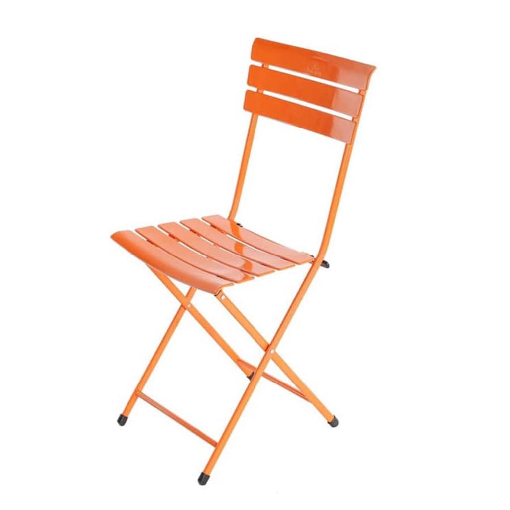 Gỗ tự nhiên đã qua xử lý chống thấm, bền bỉ với thời tiết.