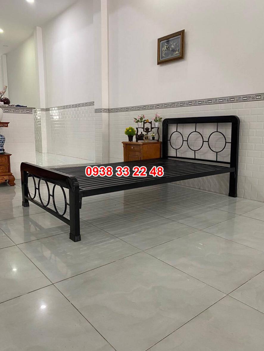 Hình ảnh minh họa quá trình tháo lắp dễ dàng của giường.