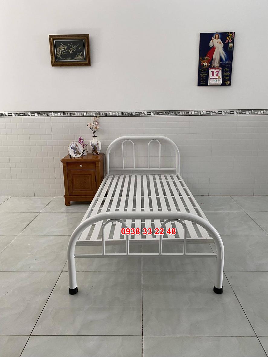 Giường sắt đơn tròn ngang 1m