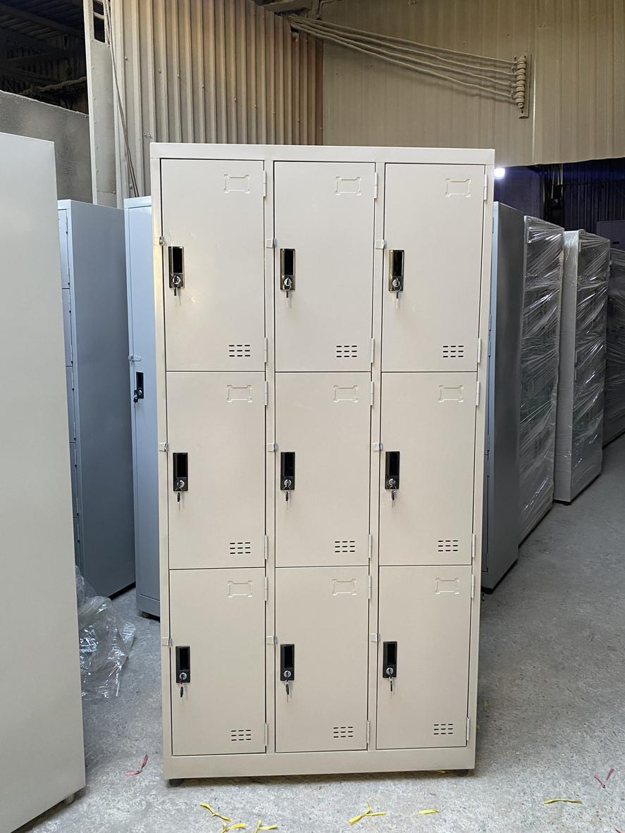 Tủ locker 9 ngăn 3 khoang 9C3K – lựa chọn gọn gàng, an toàn cho văn phòng và phòng thay đồ.