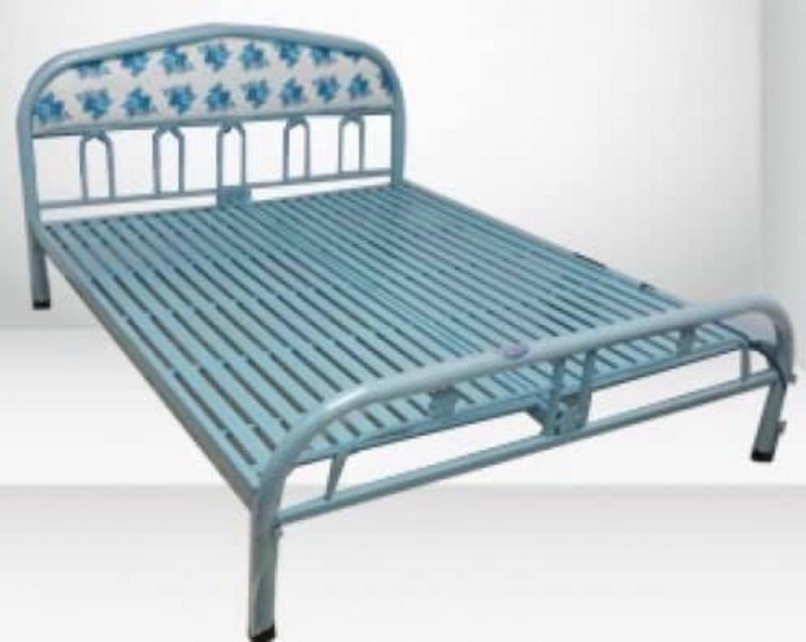 Khung sắt ống tròn 1,2mm bền chắc, chịu lực cao của giường.