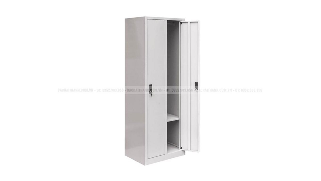 Sơn tĩnh điện cao cấp bảo vệ tủ khỏi gỉ sét và giữ màu bền lâu.