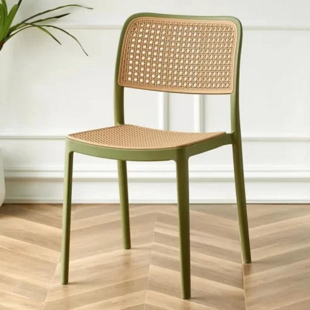 Ghế 3051 với khả năng xếp chồng tiện lợi, tiết kiệm diện tích.