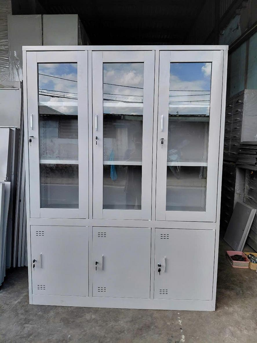 Tủ sắt hồ sơ 3 khoang 6CMLR đặt trong văn phòng hiện đại — gọn gàng, chuyên nghiệp.