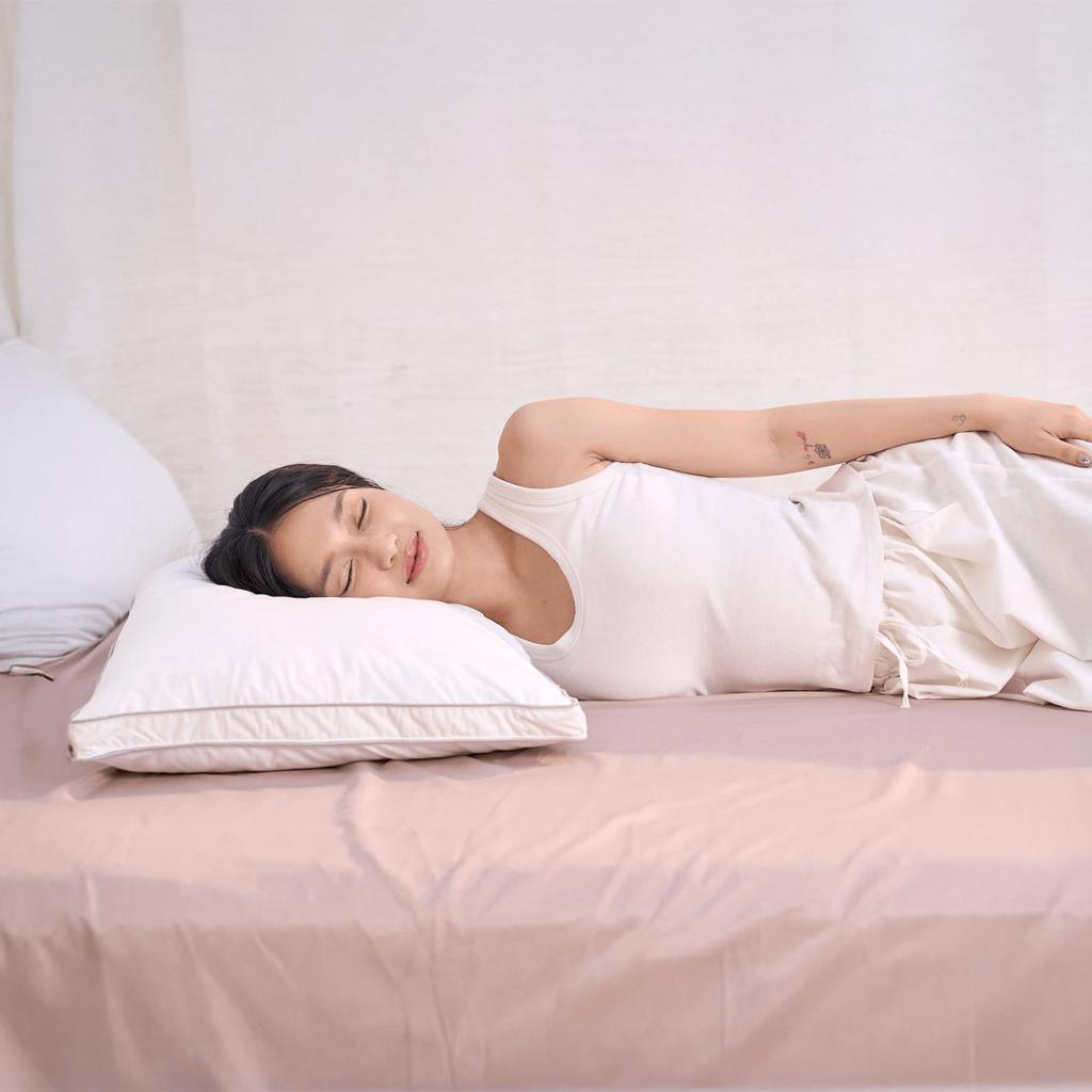 Gối lông vũ tự nhiên Goodnight Flow