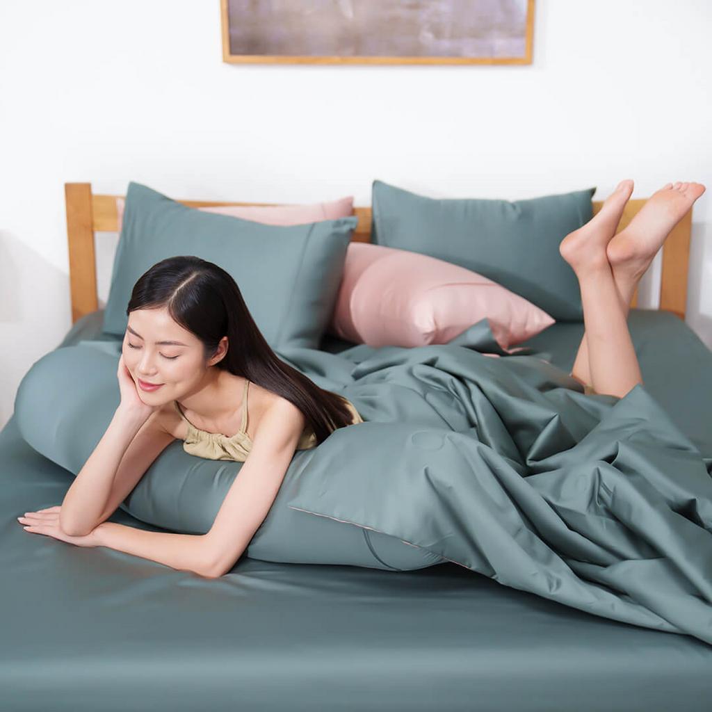 Hướng dẫn nhanh: Giặt nhẹ, phơi râm, ủi nhiệt thấp.