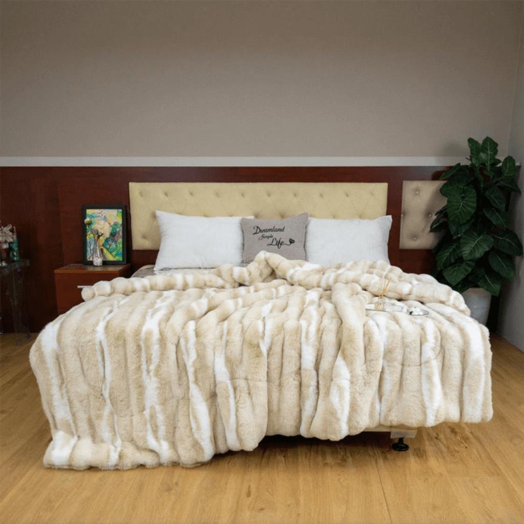 Chăn Amando Warm — bề mặt nhung tuyết mềm mại, ấm ngay khi đắp