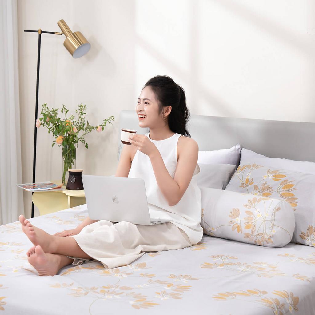 Cận cảnh sợi vải Tencel pha Polyester: mềm mại, thoáng khí và bền.