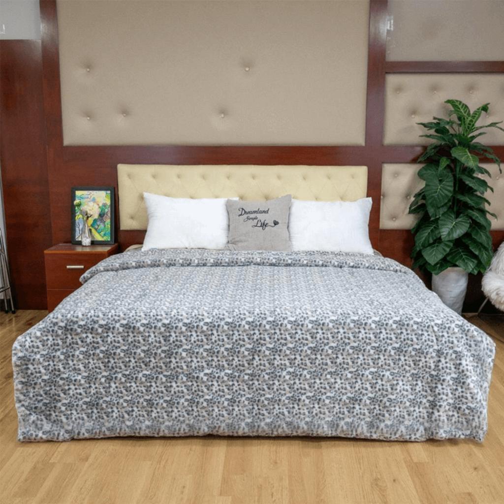 Xử lý chống rụng giữ cho bề mặt chăn mượt lâu dài, ít xù.