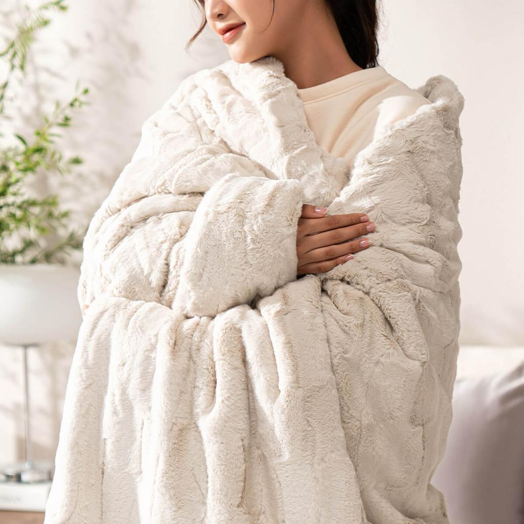 Xử lý chống rụng giữ cho bề mặt chăn mượt lâu dài, ít xù.