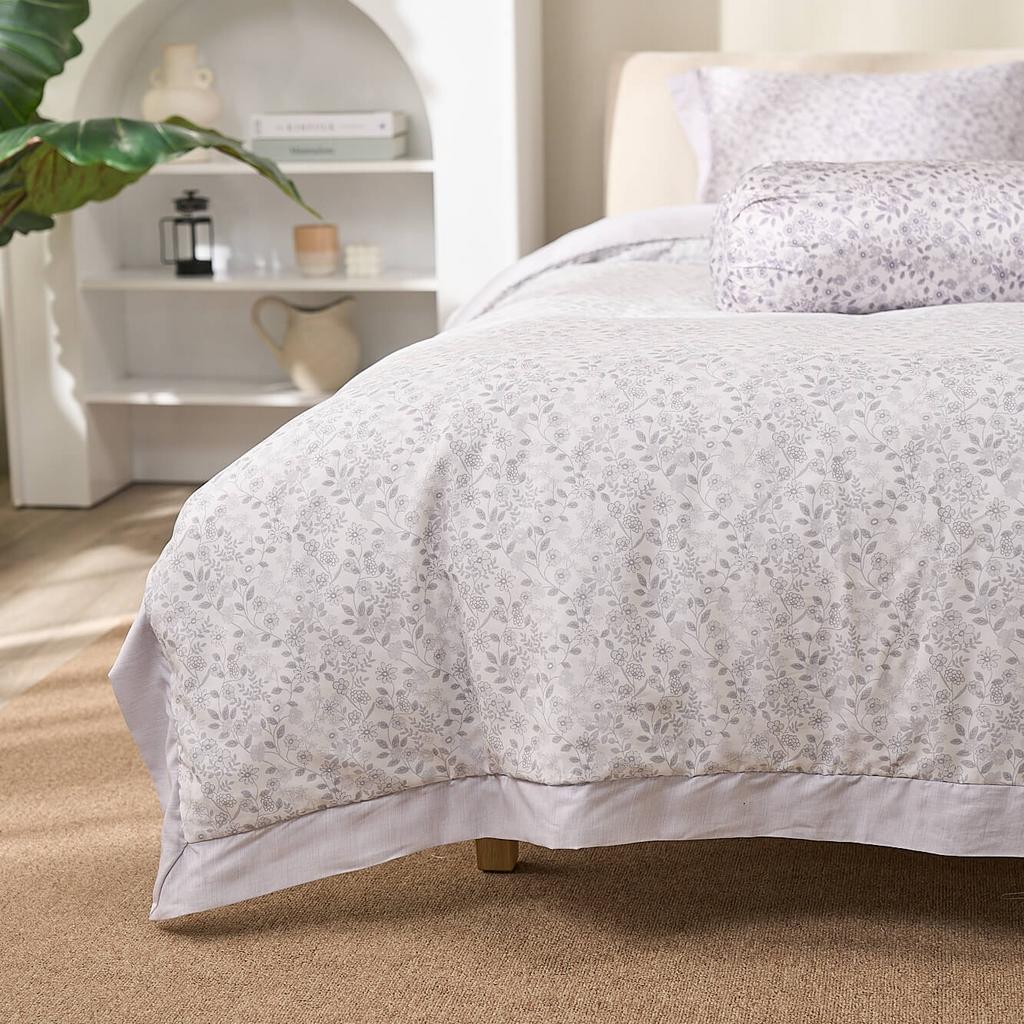 100% Tencel — bề mặt mịn, khả năng hút ẩm tốt, thân thiện với da.