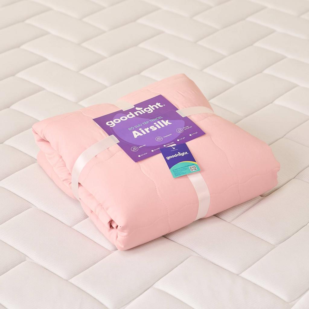 Cận cảnh vải Airsilk: mịn, óng ả và thoáng khí.