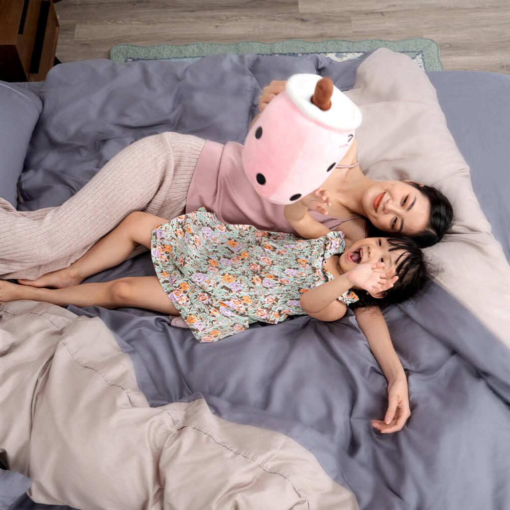 Lót Microfiber — nhẹ, ấm và thoáng.