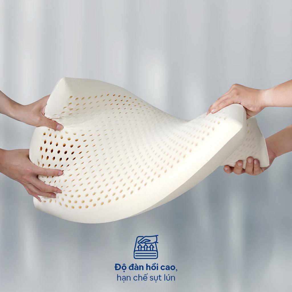 Lỗ thông khí dàn đều giúp thoát nhiệt hiệu quả.