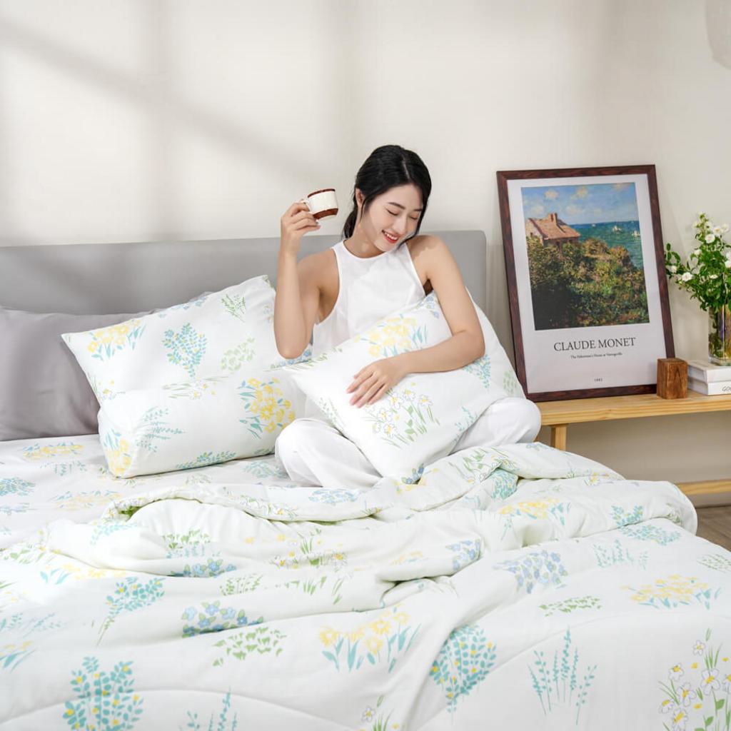 Bộ ga chun Tencel Amando Celia màu trắng — mềm mượt, mát lạnh, phối dễ với mọi nội thất.