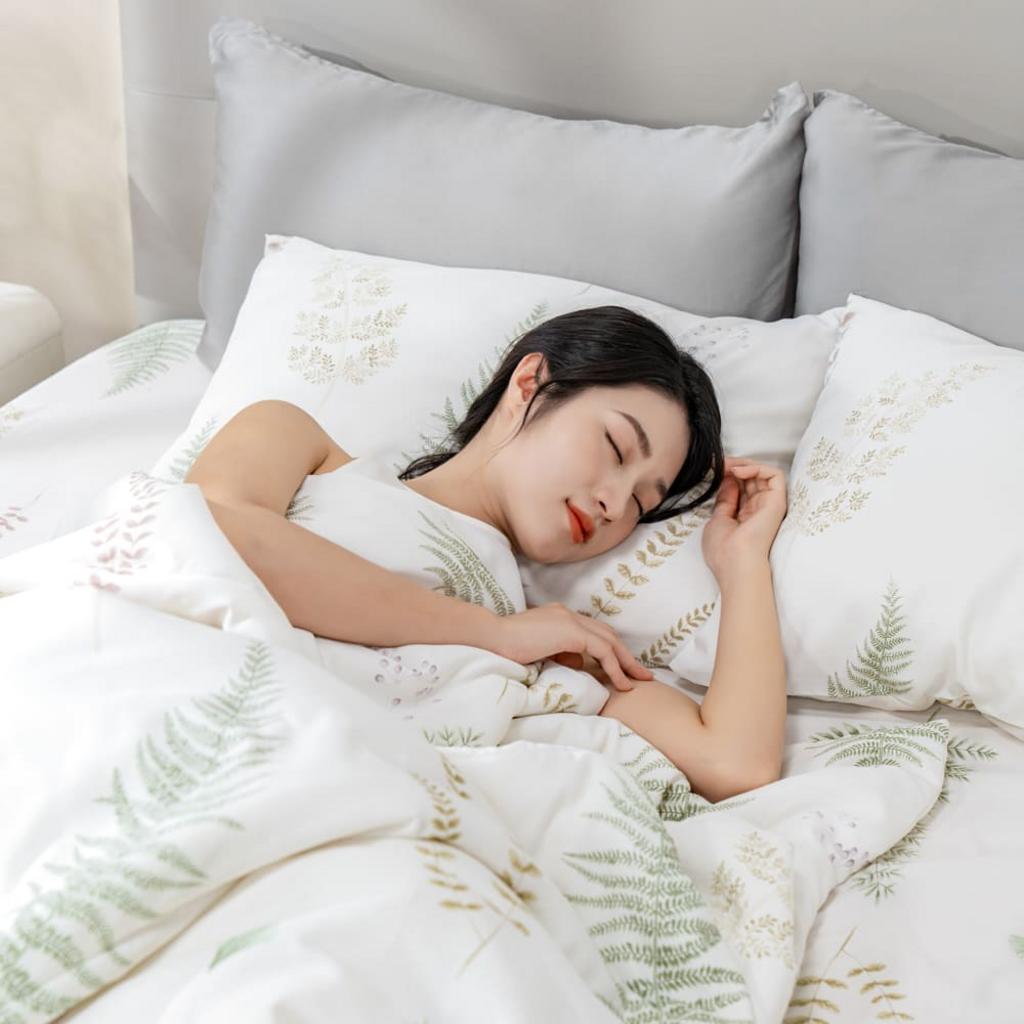 Bộ ga chun Tencel Amando Celia TP002 - mát, mềm và giữ form ngay khi tháo khỏi hộp.