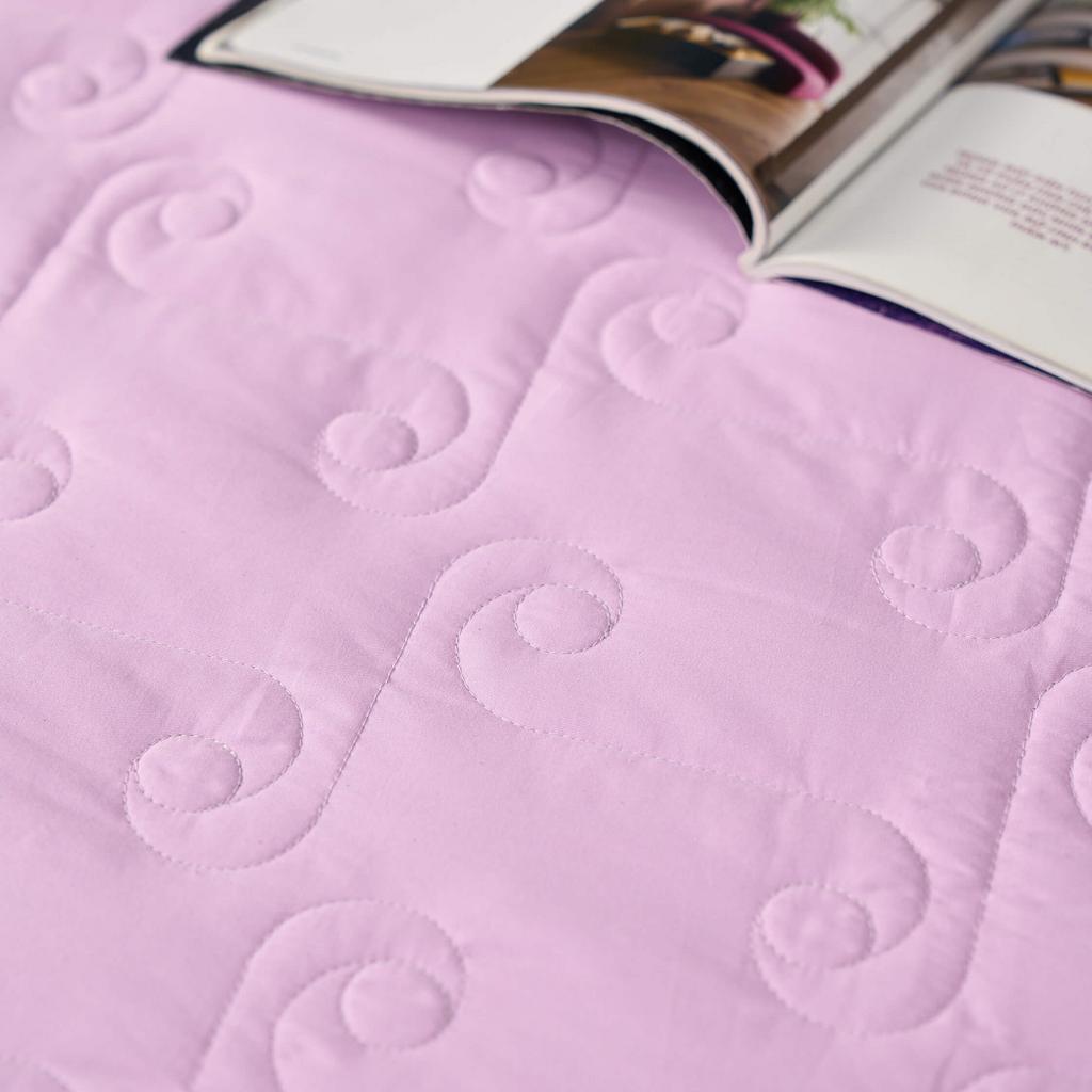 Bộ phủ Amando Comfort Cotton Select trên nệm 160x200 — vải cotton tự nhiên, thiết kế sang trọng.