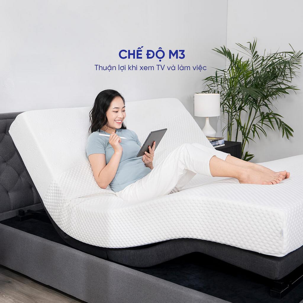 Hero: Giường SleepTek 2.0 đặt trong phòng ngủ hiện đại, thể hiện chế độ Zero Gravity.