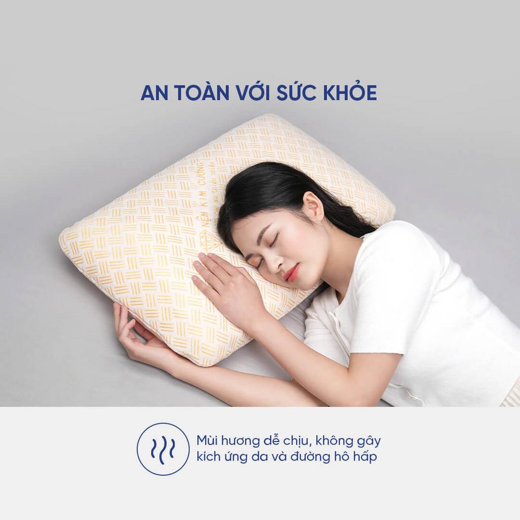Gối Cao su Dreamland Ovan — thiết kế Ovan ôm sát cổ gáy, phù hợp nhiều tư thế ngủ.