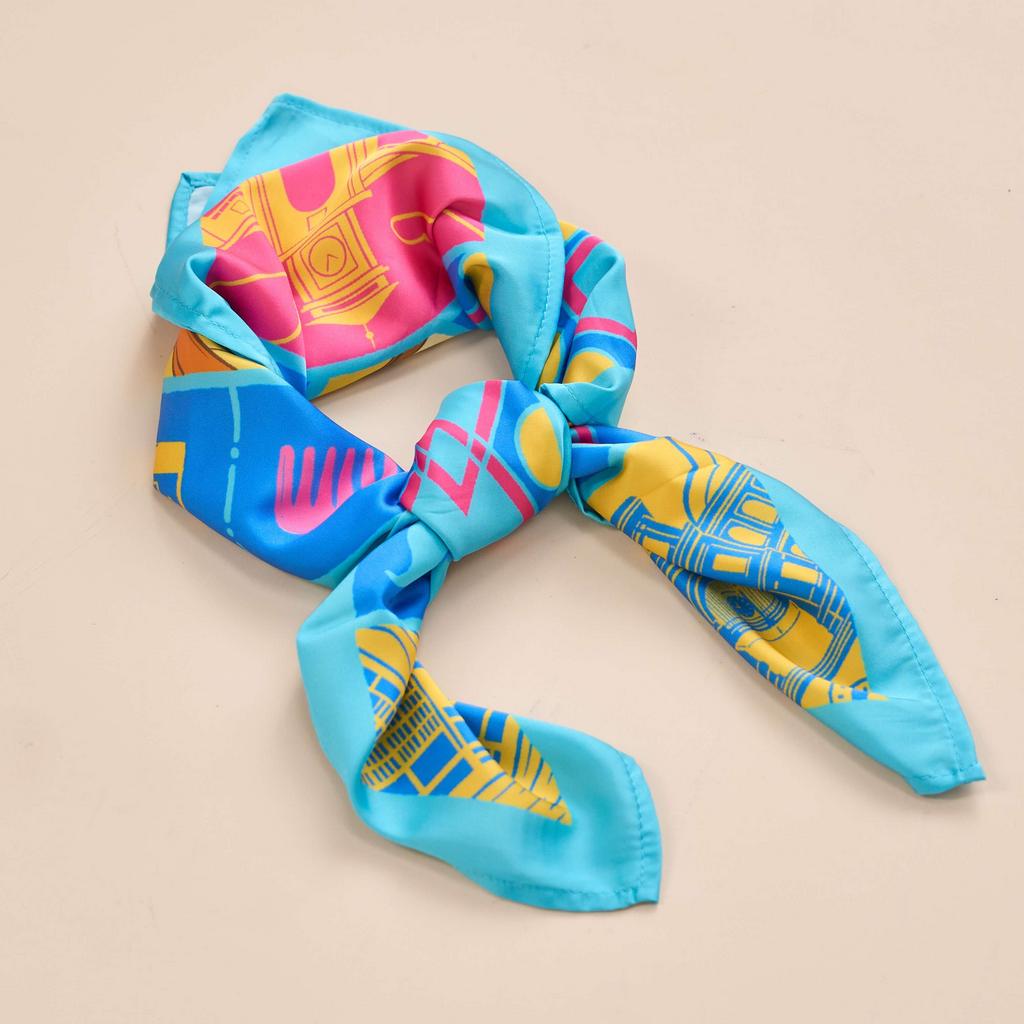 Khăn Goodnight Bandana lụa latin phiên bản linh vật — mềm mịn, sáng bóng và dễ phối đồ.
