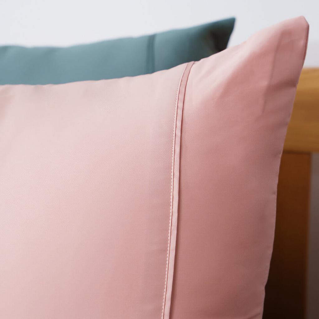 Minh họa cấu tạo: lớp cotton satin + lớp lót microfiber thoáng khí.