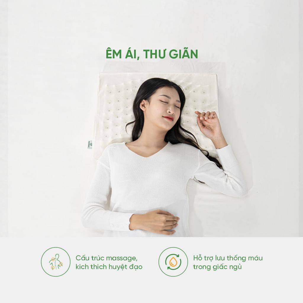 Thiết kế contour hỗ trợ đường cong cổ, bảo vệ cột sống cổ khi ngủ.