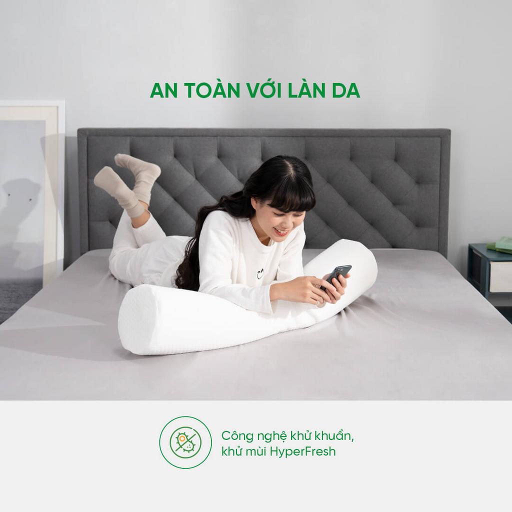 Cắt ngang lõi cao su Gummi Body thể hiện hệ lỗ Ultra Venti-tech giúp thoáng khí.