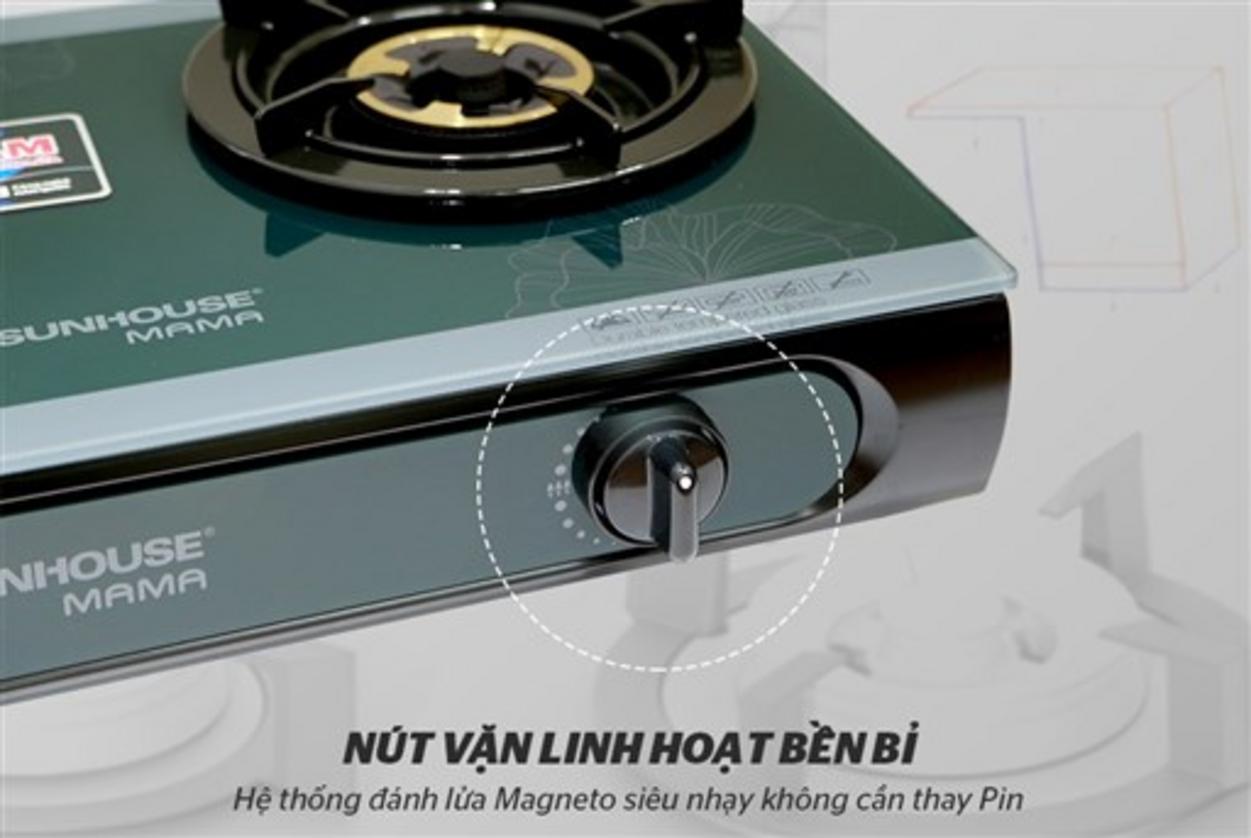 BẾP GAS DƯƠNG KÍNH SUNHOUSE MMB0780S trên bếp thực tế — mặt kính bóng, thiết kế gọn.