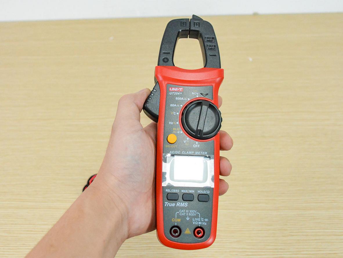 Tổng quan Ampe kìm UNI-T UT204+