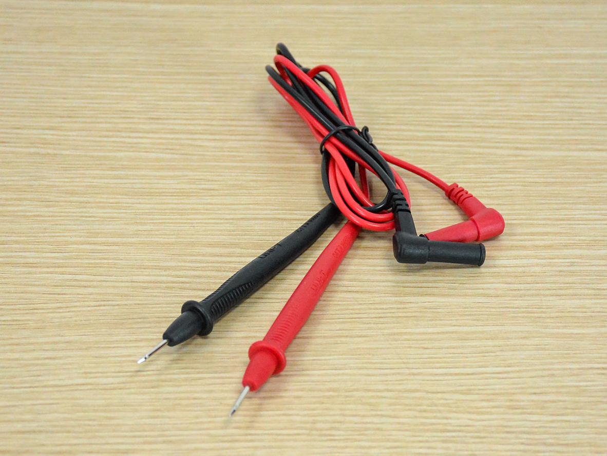 Tổng quan Ampe kìm UNI-T UT204+