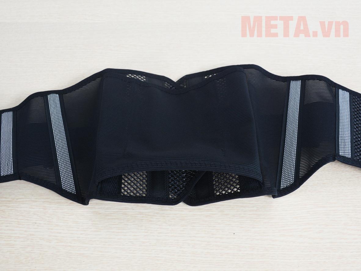 Vải lưới và carbon 4 chiều cho cảm giác thoáng và đàn hồi.