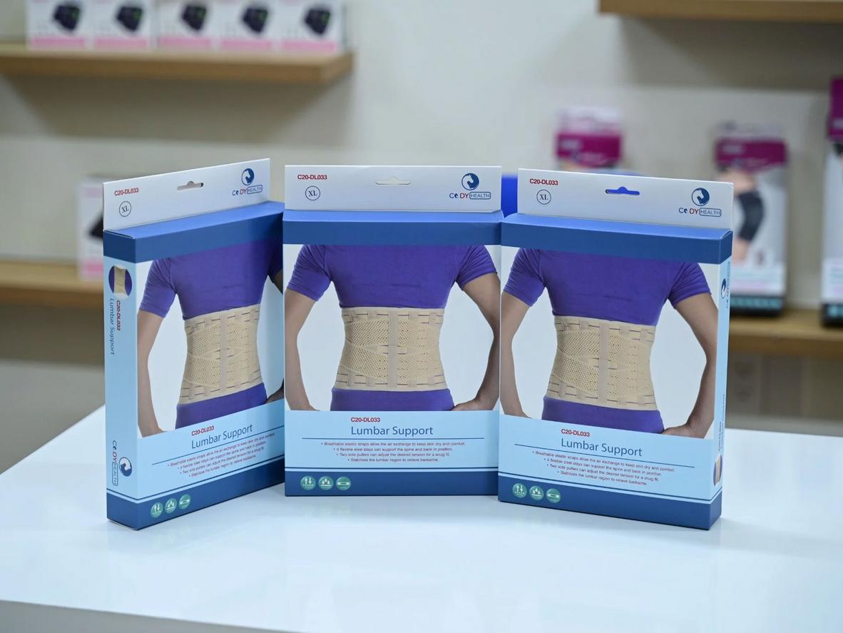 Chất liệu polyester/ rayon/ rubber và thiết kế mặt trước rộng thoáng khí.