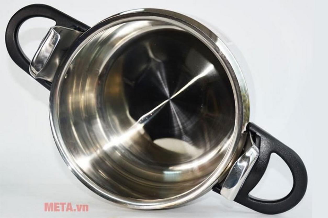 Đáy 3 lớp giúp truyền nhiệt nhanh và đều