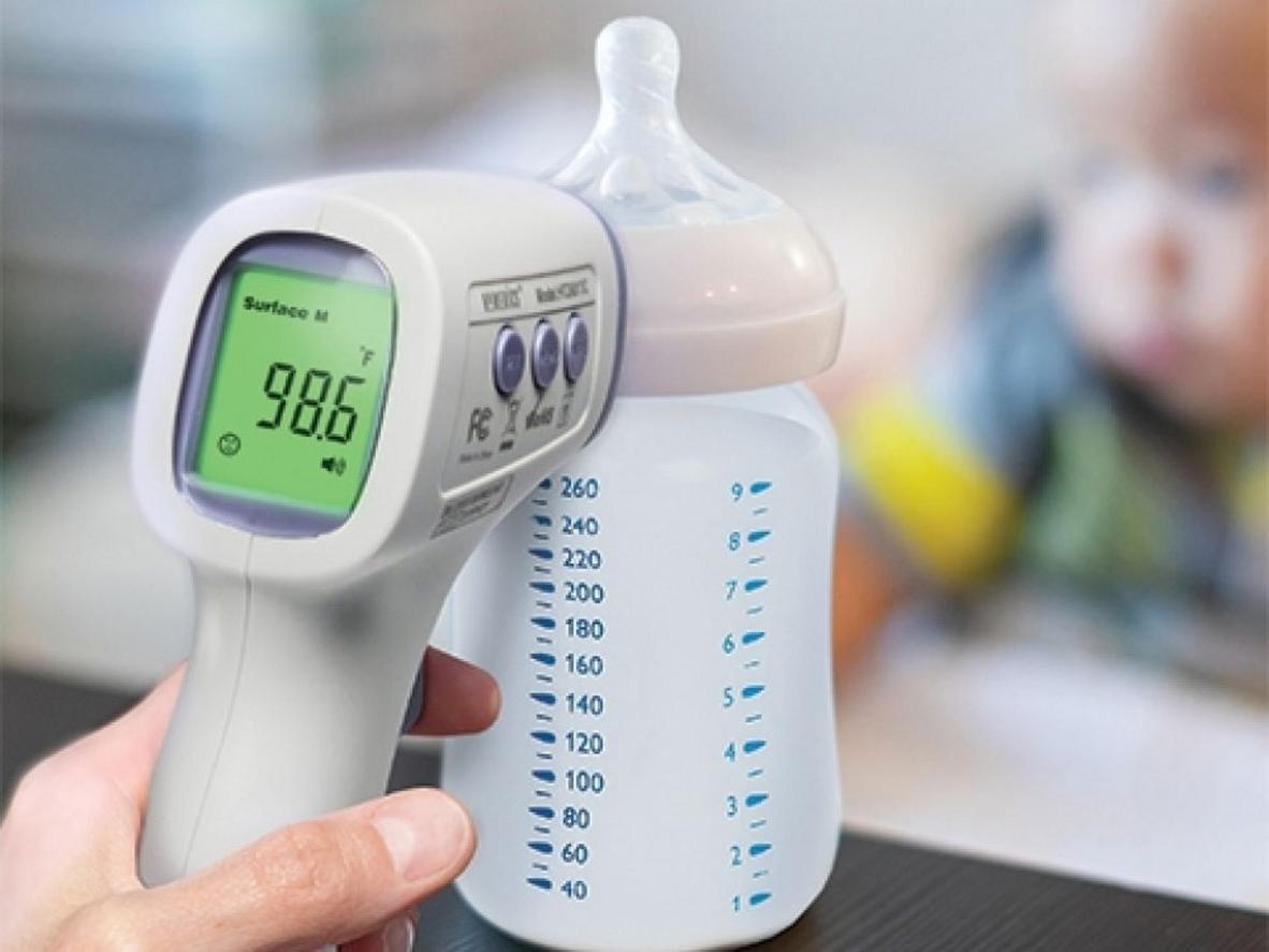 Cảm biến hồng ngoại & độ chính xác ±0.1°C.