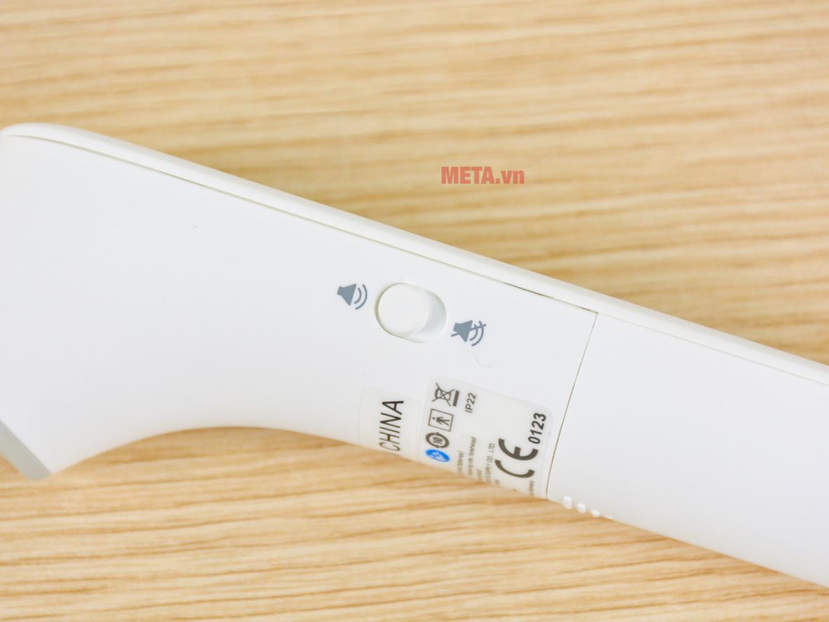 Đo không tiếp xúc (0–5 cm) — an toàn và nhanh, phù hợp khi bé ngủ.