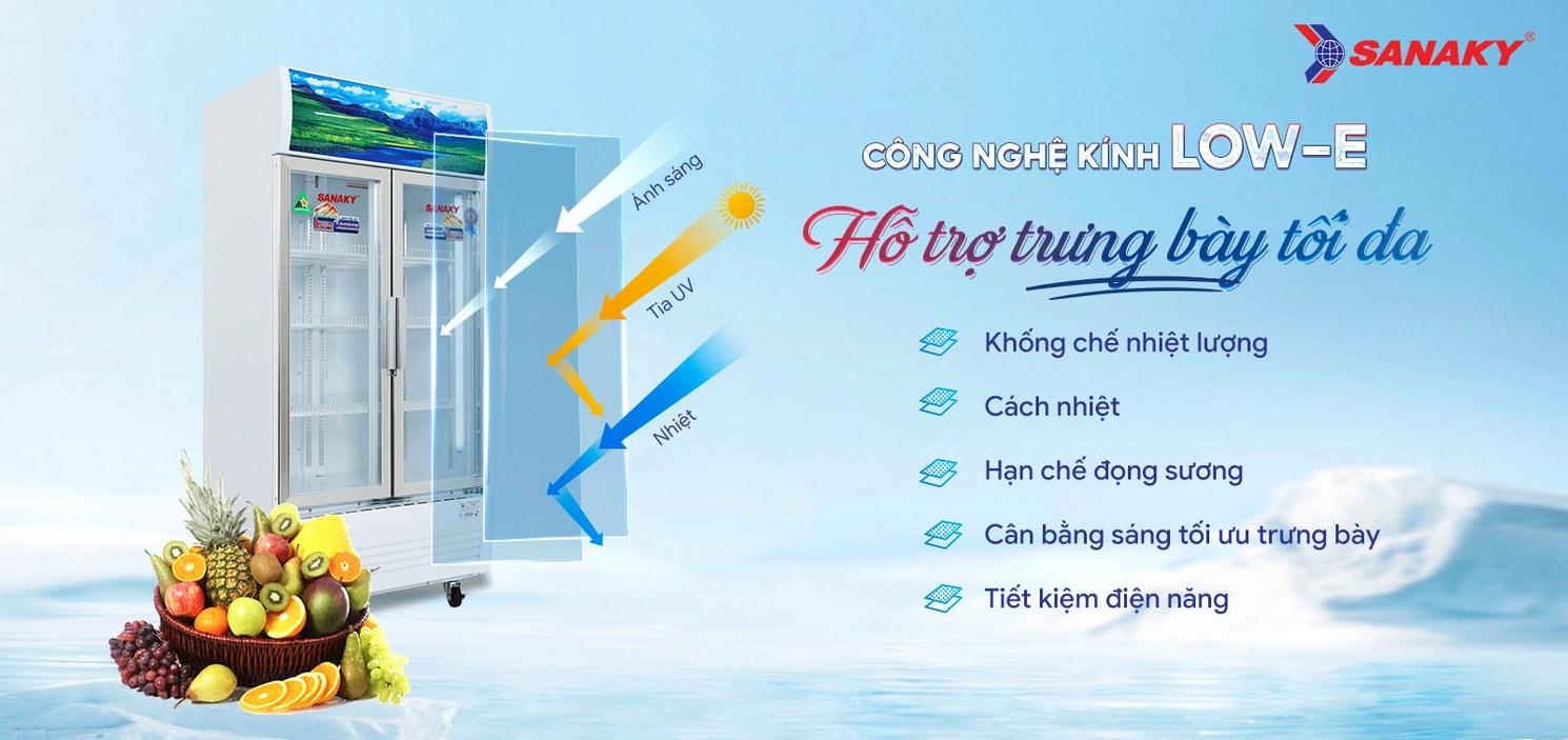 500L dùng được, kệ điều chỉnh và LED giúp trưng bày đa dạng hàng hóa.