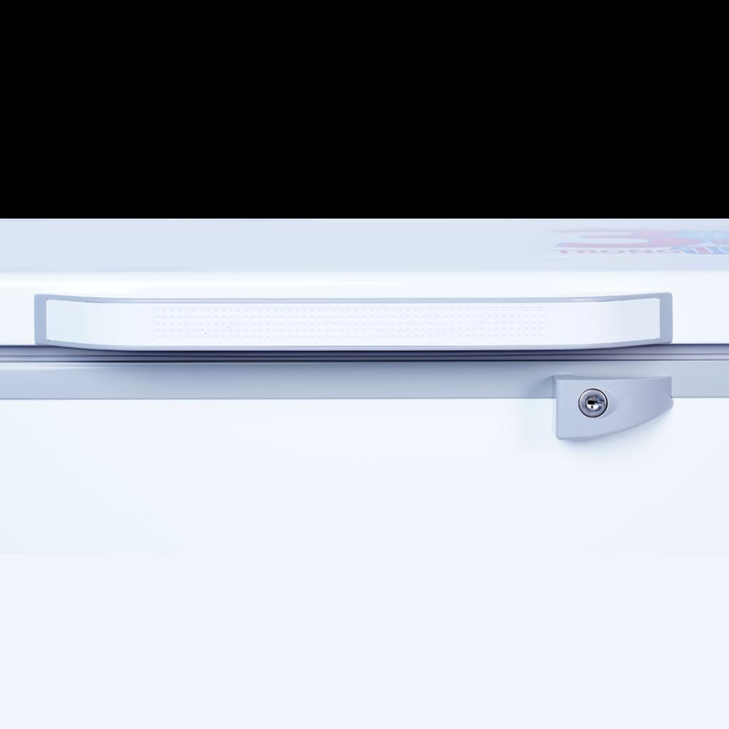 Dung tích 761 L thực sử dụng, thiết kế 2 cánh thuận tiện sắp xếp thực phẩm.