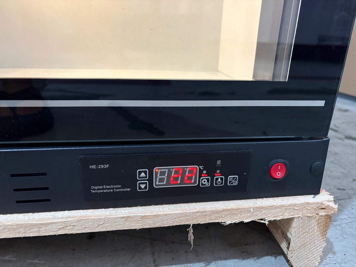 Gas R290 và thân vỏ bền giúp LS-900 vận hành ổn định, giảm chi phí điện cho quán.