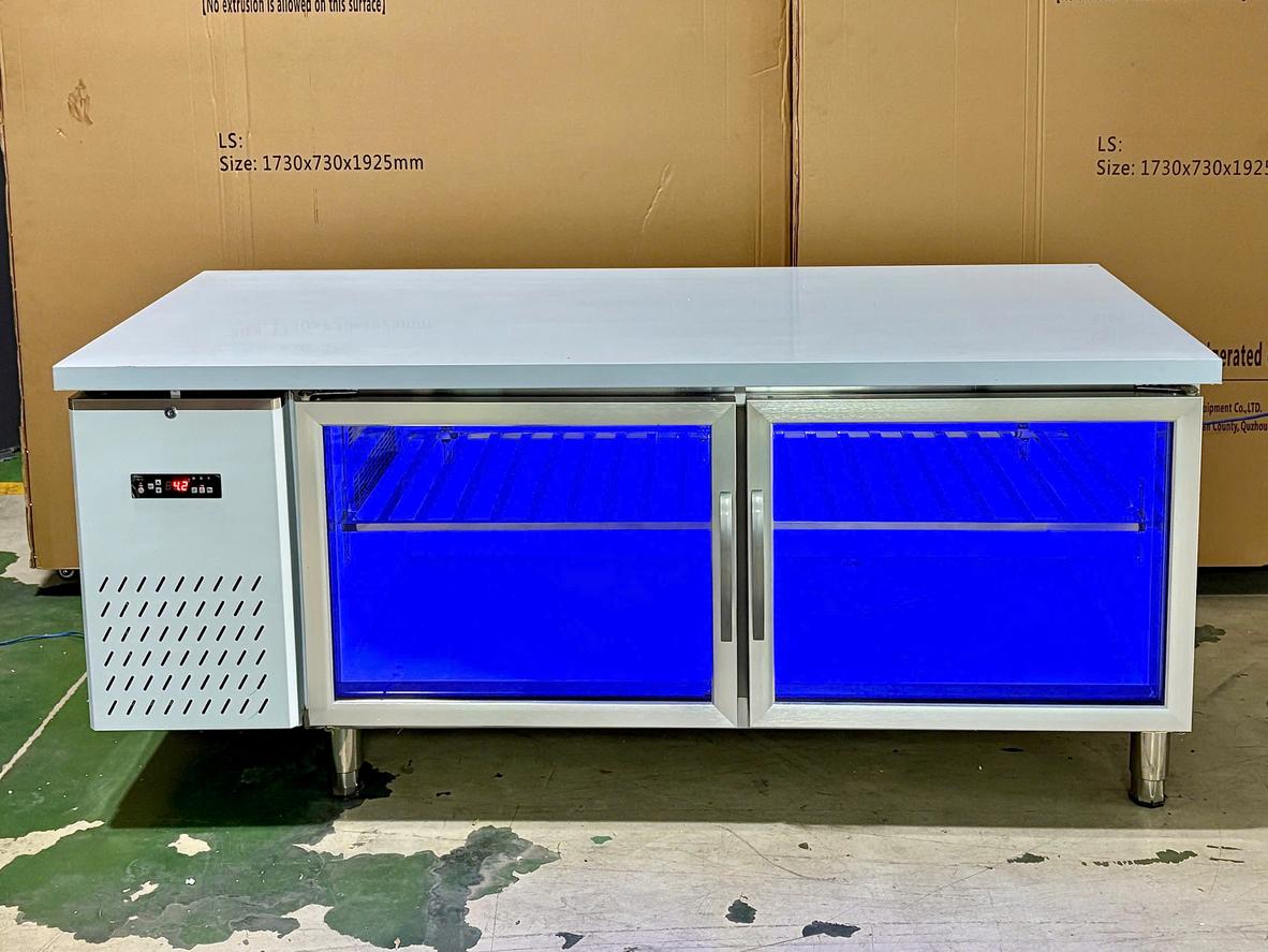 Hệ thống làm lạnh quạt gió, dàn lạnh ống đồng và gas R290 cho hiệu suất ổn định và tiết kiệm năng lượng.