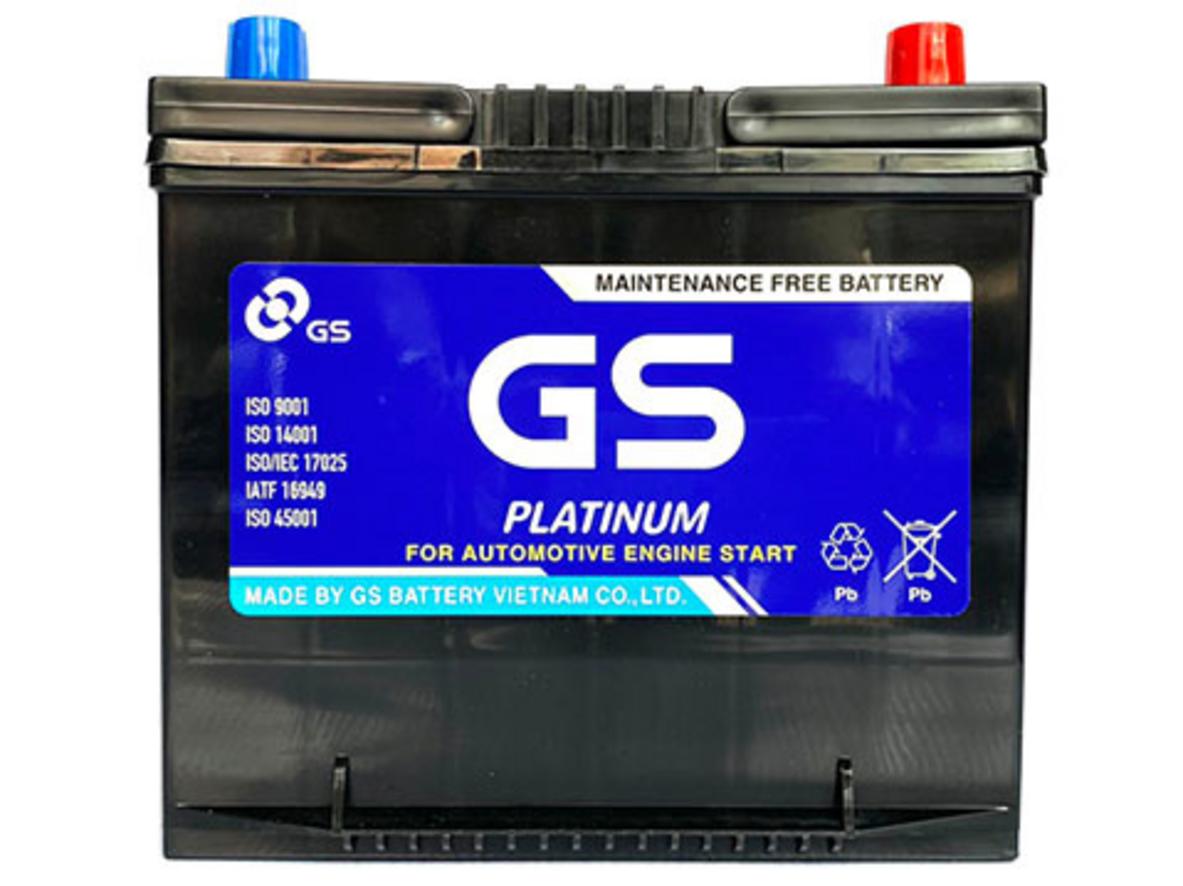 Ắc quy GS MF 55D23L: Khởi động mạnh, kín khí, không cần châm nước.