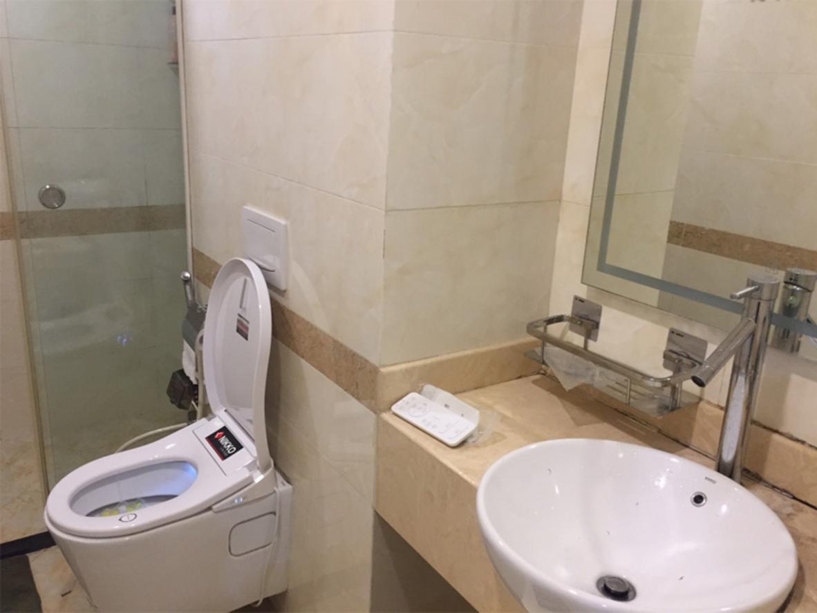Nắp rửa thông minh Nikko P69262 lắp tại nhà — tiện nghi như spa.