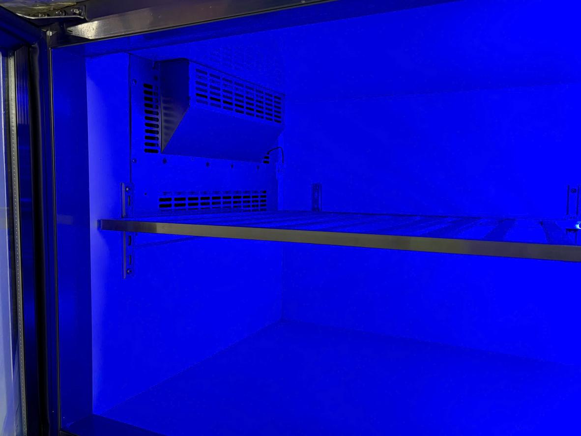 Kích thước ngoài 1200x750x800 mm và dung tích 216L — phù hợp cho không gian quán nhỏ.
