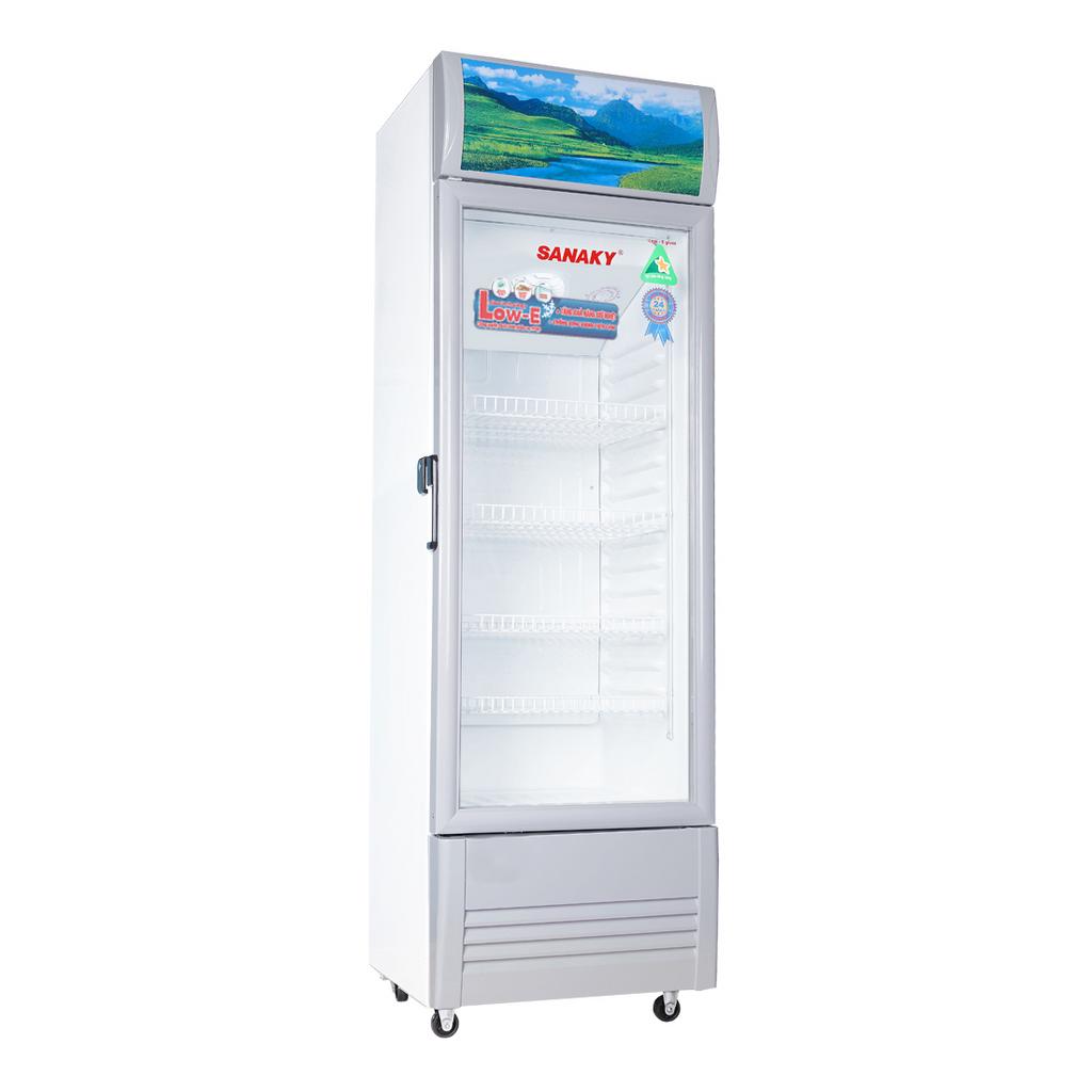 Kính Low‑E giữ kính trong suốt và giảm đọng sương, tối ưu trưng bày.