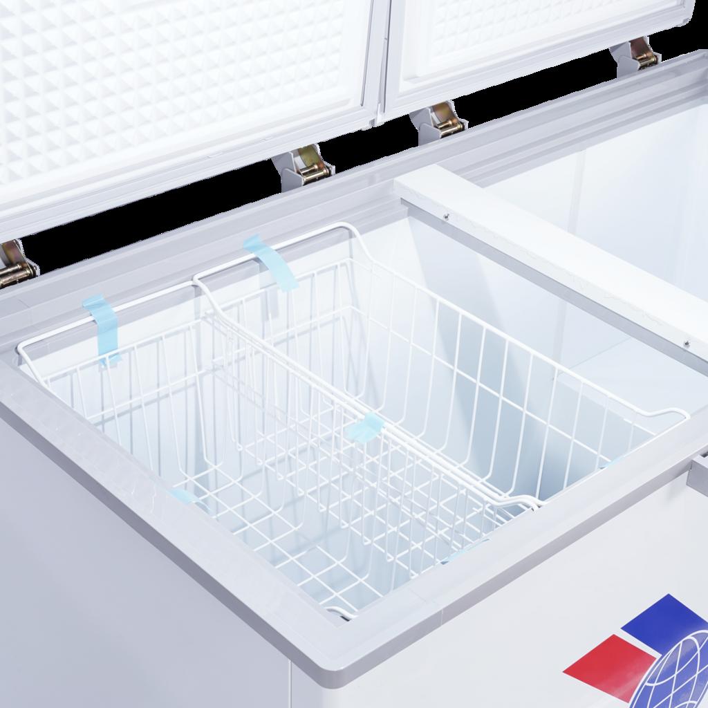 Dàn lạnh đồng và luồng lạnh 360° luôn giữ thực phẩm đông đều và an toàn cho kinh doanh của bạn. (Ảnh thực tế lắp đặt) - Gợi ý chụp: mở nắp, đo nhiệt độ hiển thị ≤-28°C bằng đồng hồ đo điện nhiệt độ.