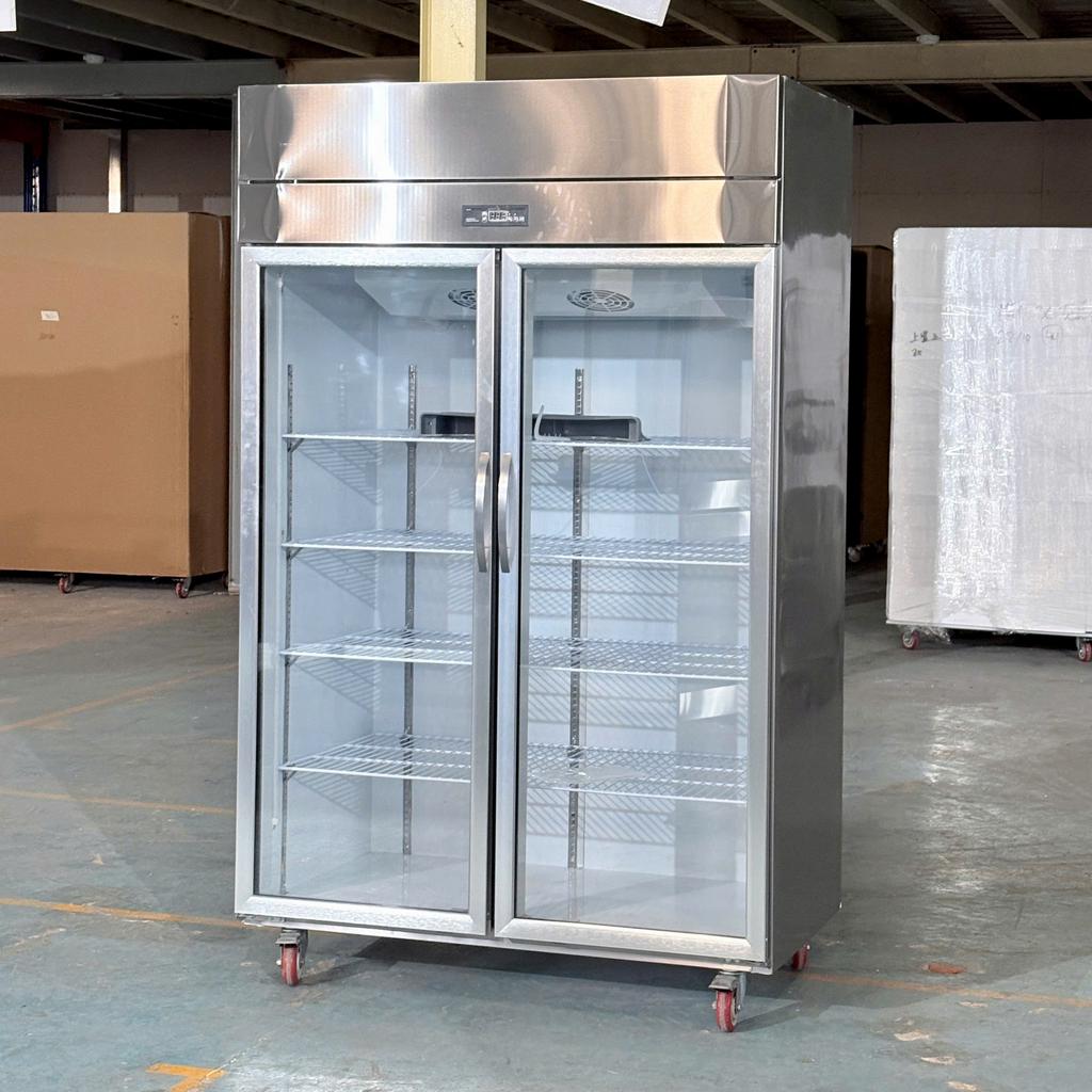 Dàn lạnh ống đồng và quạt gió đảm bảo làm lạnh đều cho sản phẩm hiển thị trong tủ mát LS-1200F. Hình ảnh nên cho thấy dàn ống đồng và luồng gió nội thất tủ mát (ký hiệu minh họa).