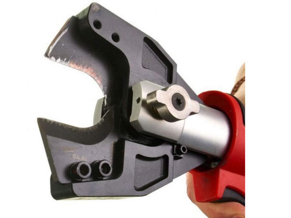 Lực cắt 6 tấn và động cơ POWERSTATE™ nâng cao hiệu suất cắt, phù hợp công trường nặng nề và bảo trì nhanh.