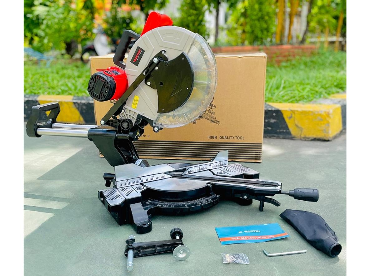 Lưỡi 305mm và laser định vị cho đường cắt chính xác (ảnh mẫu trước/sau).