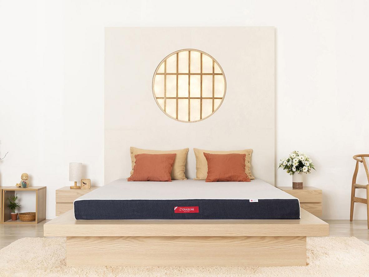 Nệm Oyasumi Aki 15cm — thiết kế 3 tầng PU Foam, vỏ 3D spacer thoáng khí.