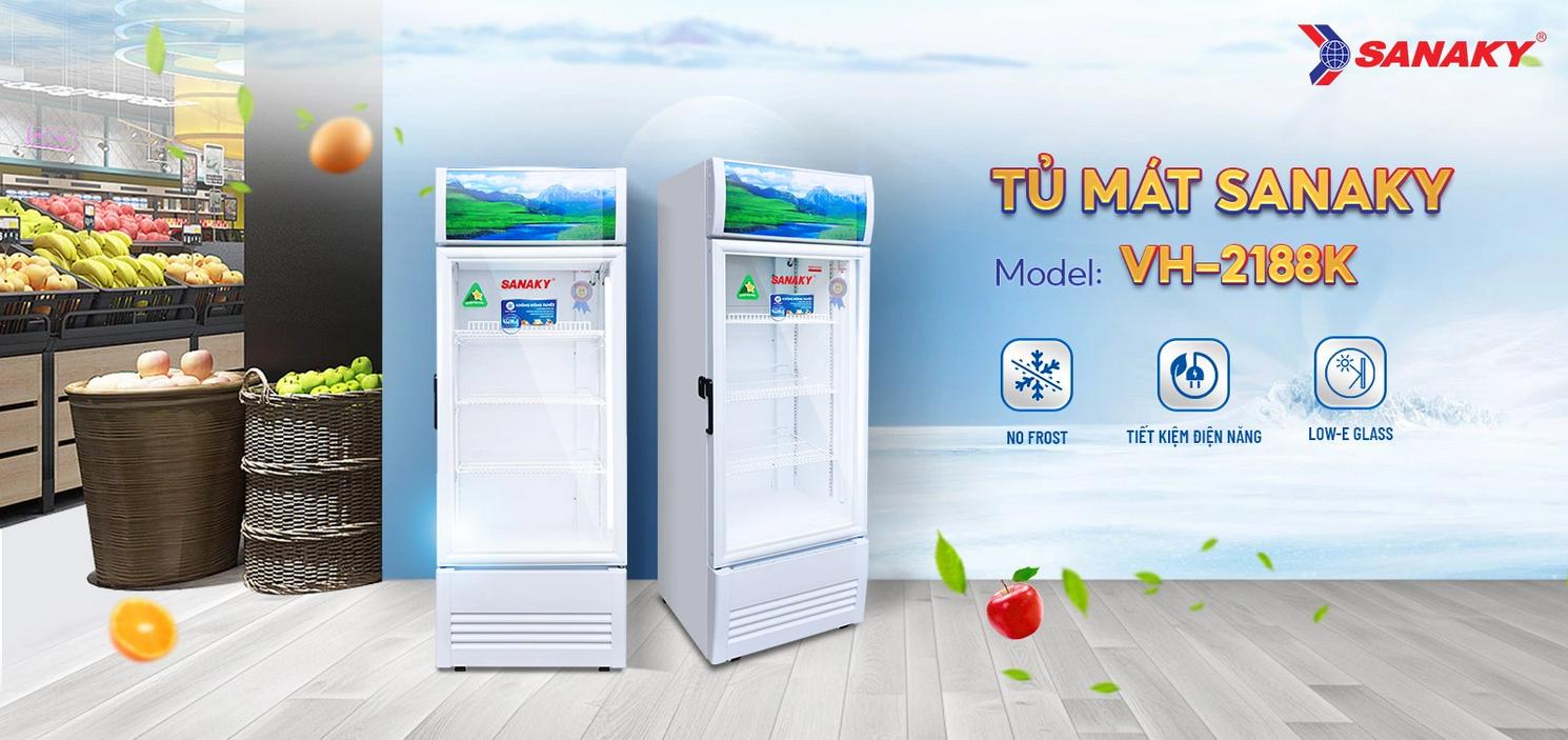 Cửa kính Low‑E 2 lớp với sưởi kính — trưng bày rõ rệt, không đọng sương.